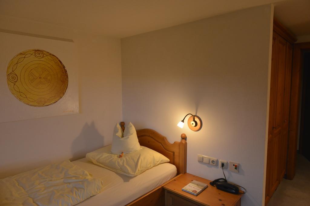 Landhaus Kennerknecht Kur Und Ferien Hotel Oberstaufen Room photo